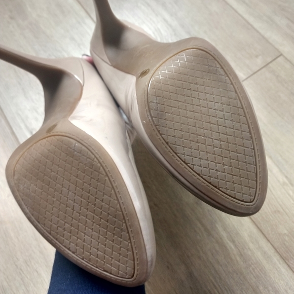 Nude Pump Stiletto Heels - Jessica Simpson - Picture 2 of 2